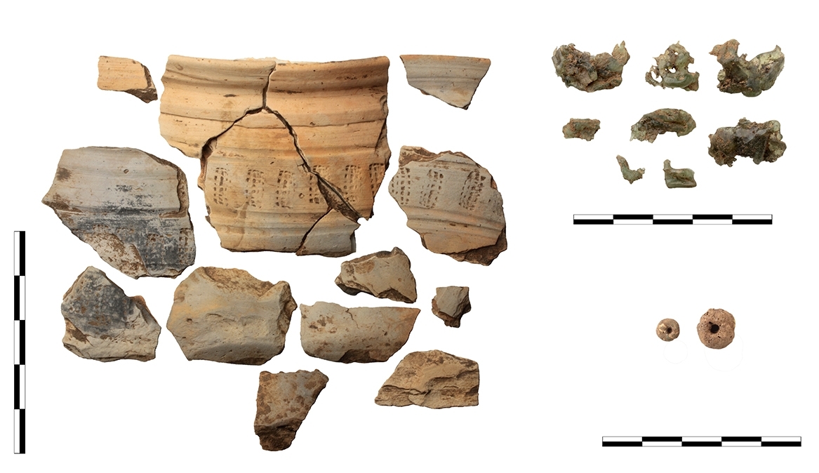 4 early medieval ceramics and glass