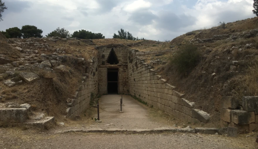 The elephant in the tomb: Finding the Mycenaean ‘blueprint’ for rock-cut chambers