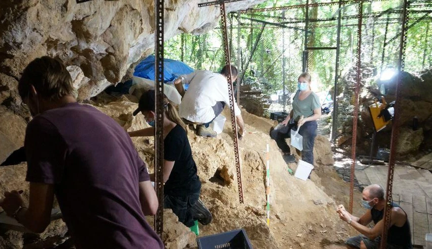 Excavating in times of corona